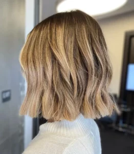 3 neck length blunt cut bob CQMxpUfMNgF